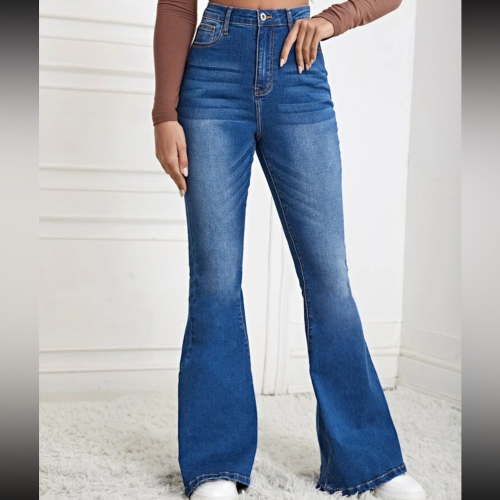 SHEIN Washed Flair Leg Jeans